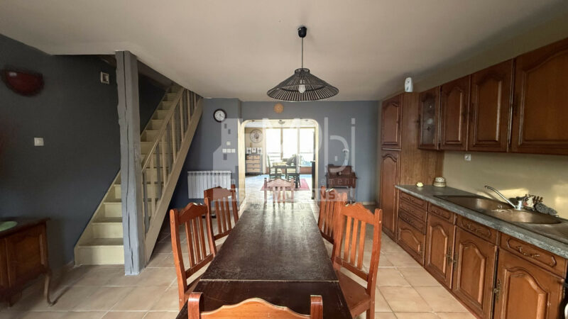 Maison-de-village-a-Montrevel-166m2-4-chambres-5