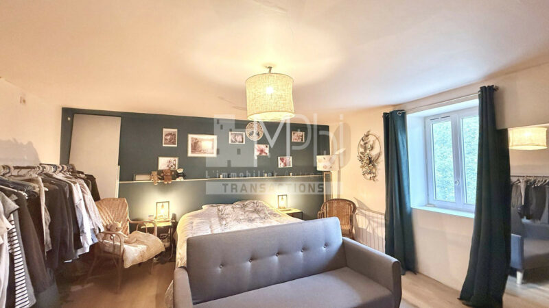 Propriete-de-19354-m2-sur-une-parcelle-arboree-de-4-504-m2-9