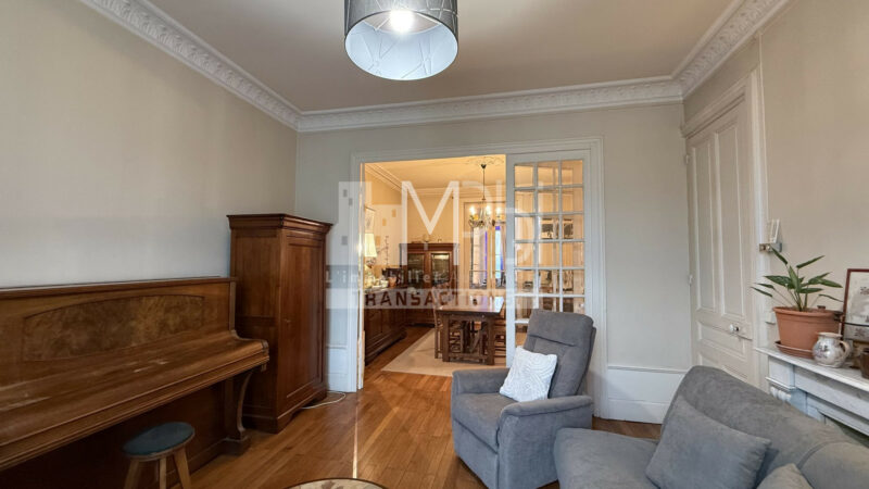 Quartier-gare-Maison-de-caractere-avec-jardin-a-renover