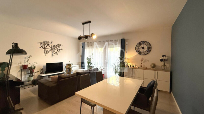 Appartement-en-rez-de-jardin-6827m2-Bourg-En-Bresse-3