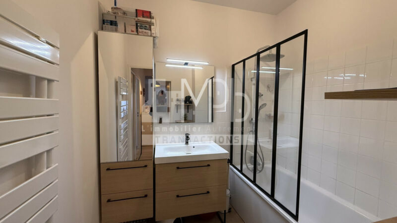 Appartement-en-rez-de-jardin-6827m2-Bourg-En-Bresse-9