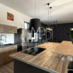 Villa-contemporaine-221-m²-avec-piscine-et-appartement-independant-6