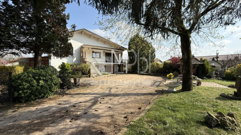 Maison-familiale-129-m²-avec-grand-terrain-et-double-garage-–-Peronnas-1