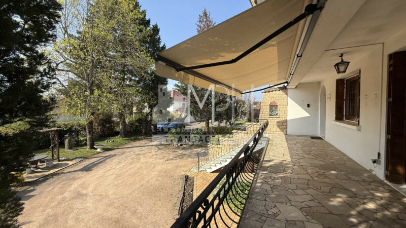 Maison-familiale-129-m²-avec-grand-terrain-et-double-garage-–-Peronnas-2