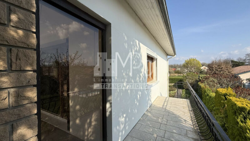 Maison-familiale-129-m²-avec-grand-terrain-et-double-garage-–-Peronnas-9