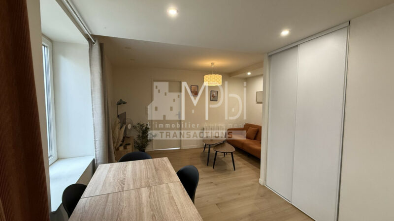 Appartement-T2-entierement-renove-vendu-meuble-5
