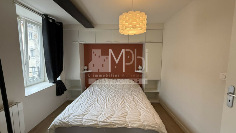 Appartement-T2-entierement-renove-vendu-meuble-8
