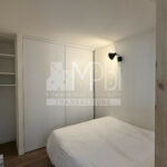 Studio-entierement-renove-vendu-meuble-avec-un-espace-chambre-5
