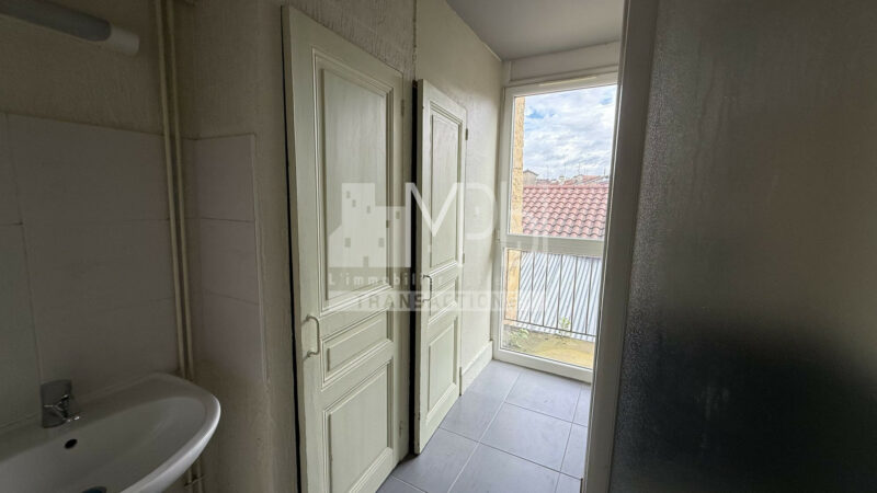 Appartement-de-type-T1T1-bis-a-renover-Centre-BOURG-EN-BRESSE-5