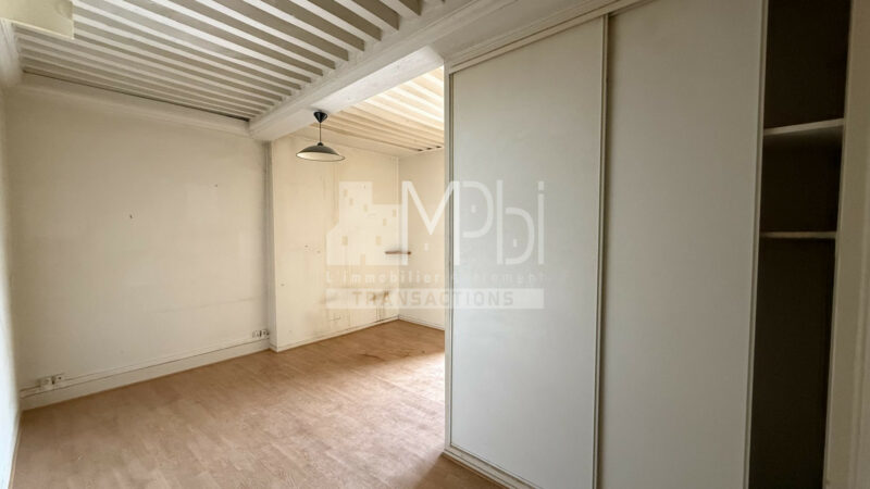 Studio-de-32m2-avec-balcon-a-renover-3