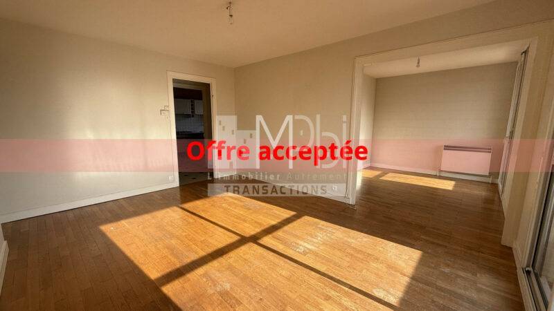 Appartement-T3-de-7365-m²-avec-balcon-et-loggia