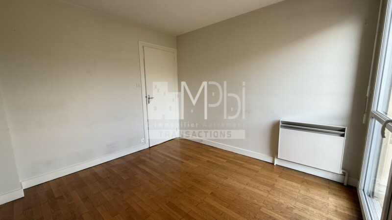 Appartement-T3-de-7365-m²-avec-balcon-et-loggia-6