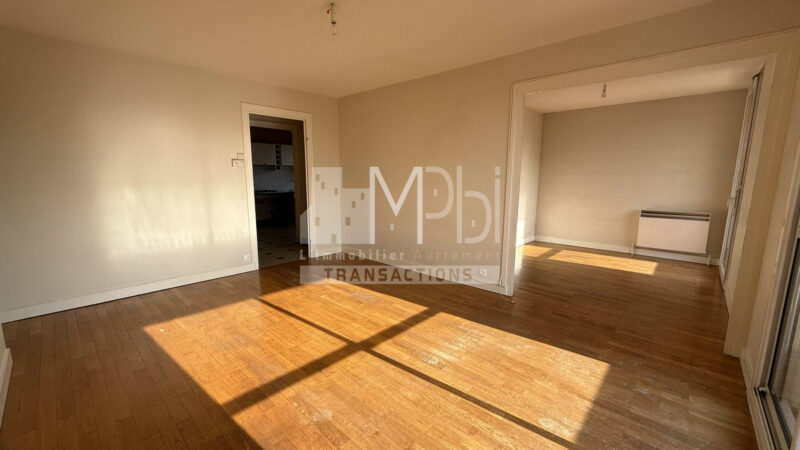 Appartement-T3-de-7365-m²-avec-balcon-et-loggia