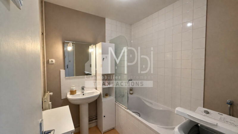 Appartement-T2-de-4472-m²-avec-garage-et-cave-–-Peronnas-10