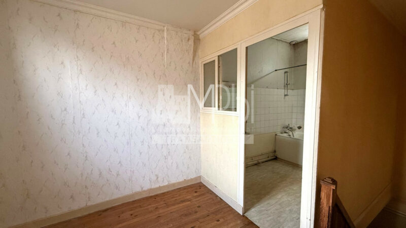 Appartement-a-renover-Surface-de-11550m2-7
