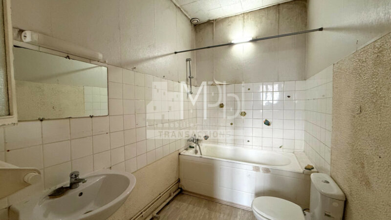 Appartement-a-renover-Surface-de-11550m2-8