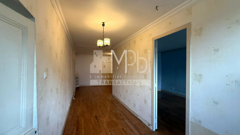 Appartement-a-renover-Surface-de-11550m2-9