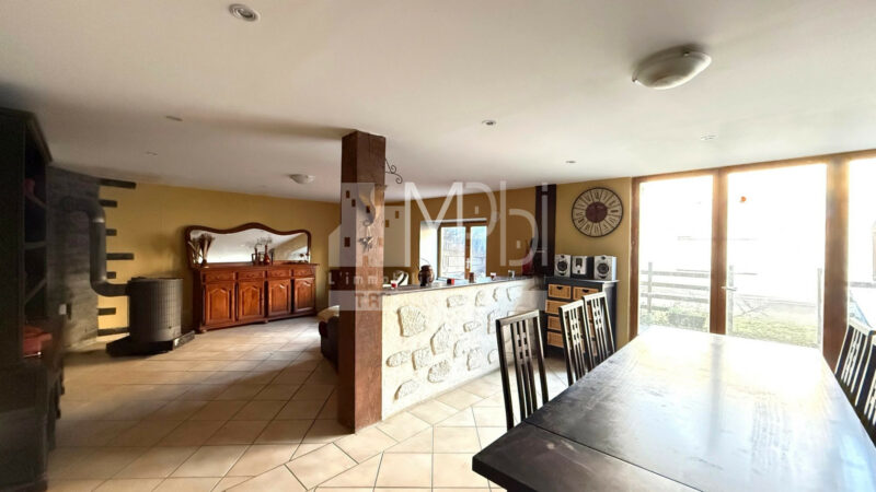 Maison-de-village-a-Montrevel-166m2-4-chambres-8